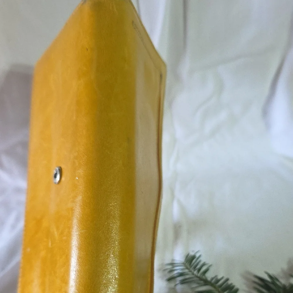 Franklin Covey Yellow Leather Wallet - Picture 3 of 5